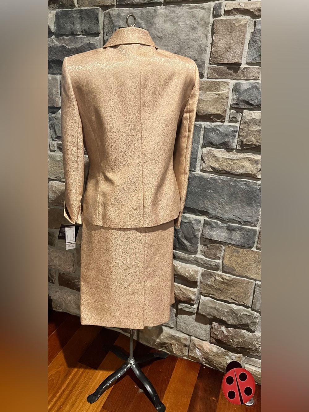 Le Suit Women's Golden Champagne-Tone Two-Piece Pencil Skirt Suit Size 12 - Picture 2 of 8